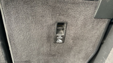 Land Rover Discovery 3.0 D250 R-Dynamic SE 5dr Auto Diesel Station Wagon